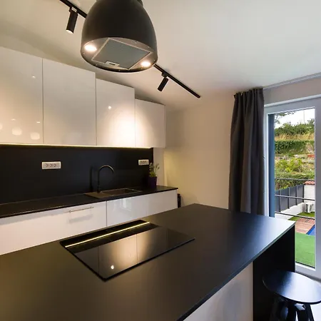 Luxury Joy In New - With Heated Pool