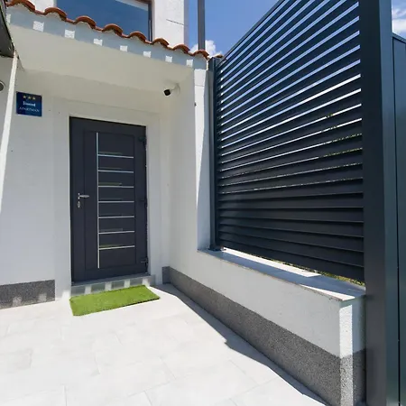 Luxury Joy In New - With Heated Pool Lejlighed *