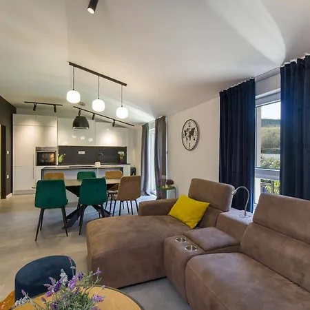 Luxury Joy In New - With Heated Pool Split