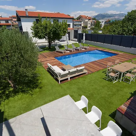 Luxury Joy In New - With Heated Pool Lejlighed
