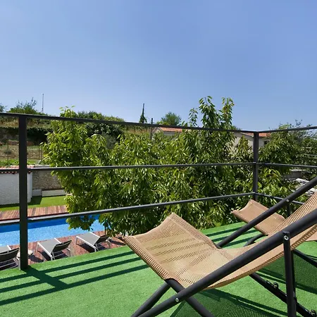 Luxury Joy In New - With Heated Pool Lejlighed