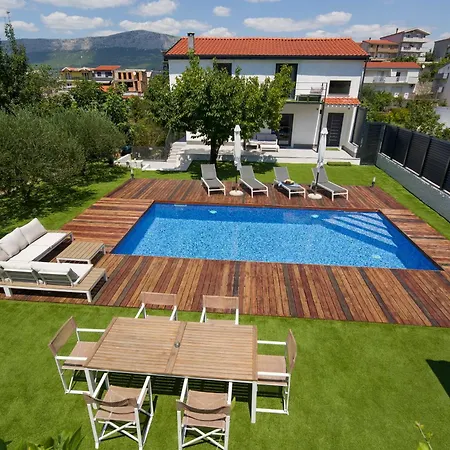 Luxury Joy In New - With Heated Pool Lejlighed Split