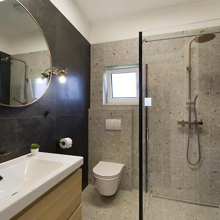Luxury Joy In New - With Heated Pool Lejlighed