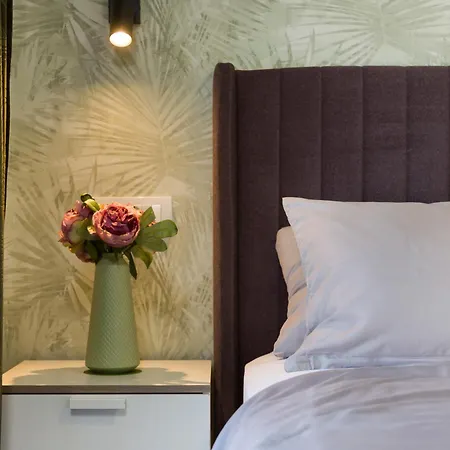 Luxury Joy In New - With Heated Pool Lejlighed