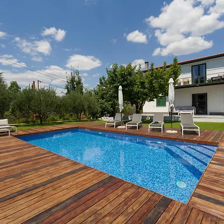 Luxury Joy In New - With Heated Pool Lejlighed